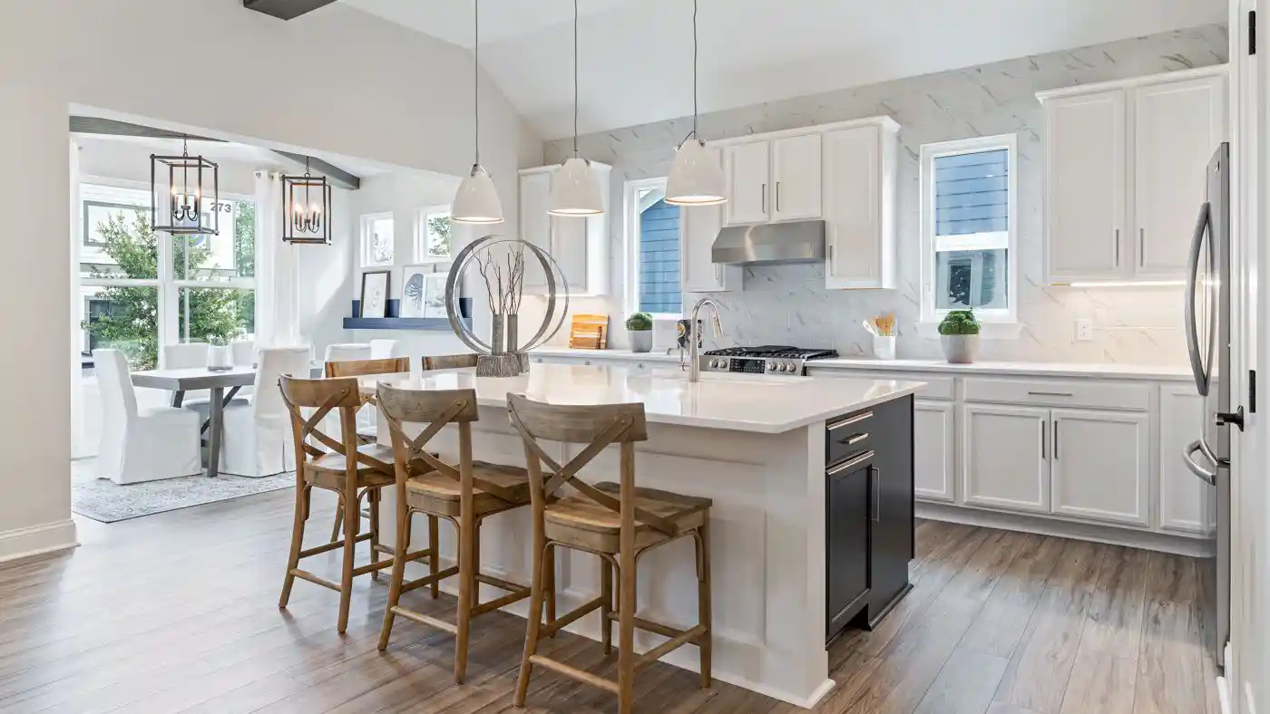 Choose from a wide range of quartz textures and colors for your Charlotte kitchen